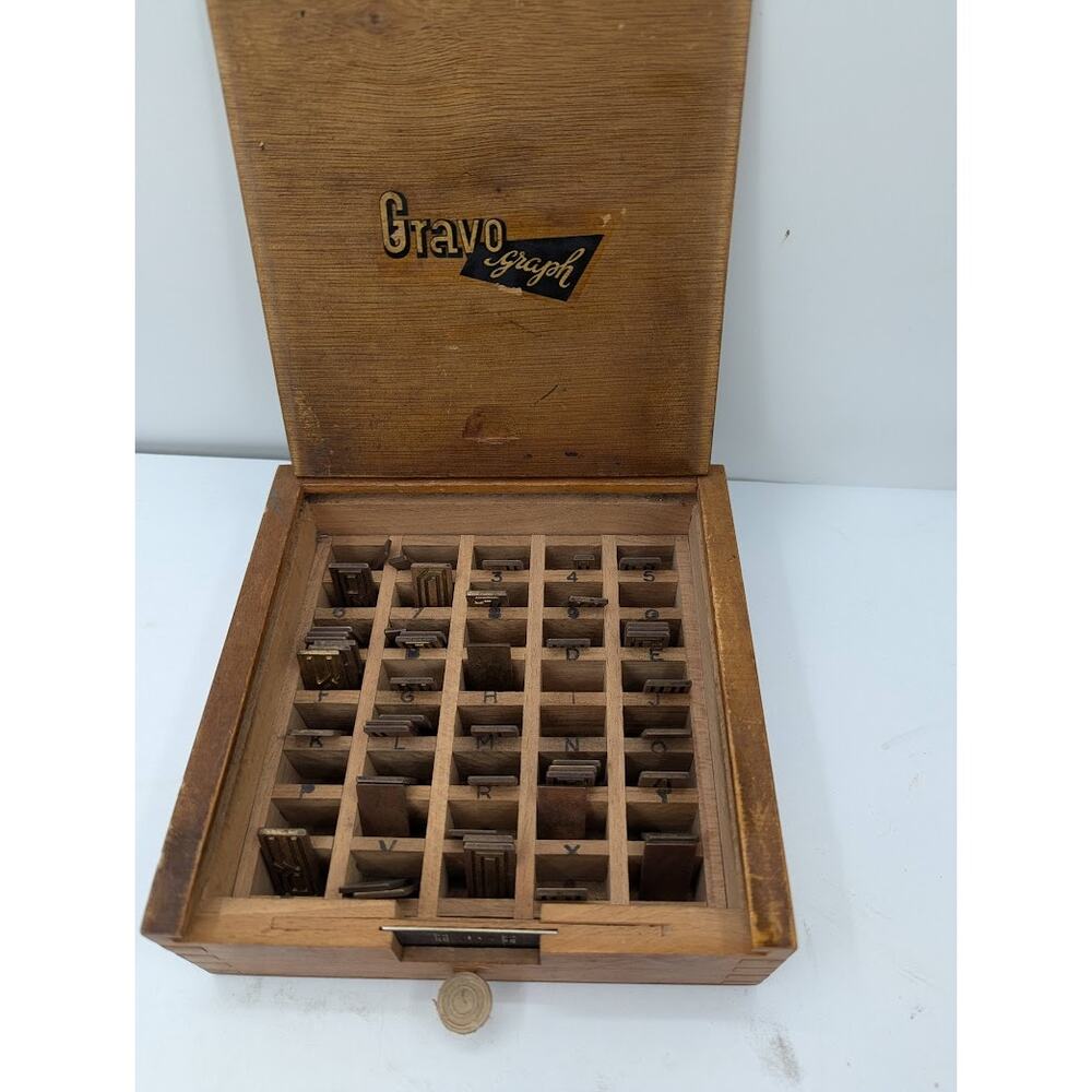Gravograph Miscellaneous BRASS letters Typeset Printer 1 1/4 tall 1.5 LB woodbox